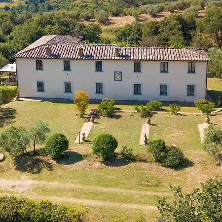 Awesome In W/ Outdoor Swimming Pool And 6 Bedrooms *