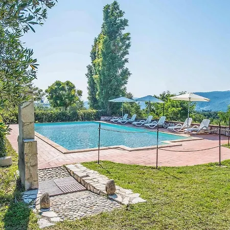 Awesome In W/ Outdoor Swimming Pool And 6 Bedrooms Дом отдыха Паникале